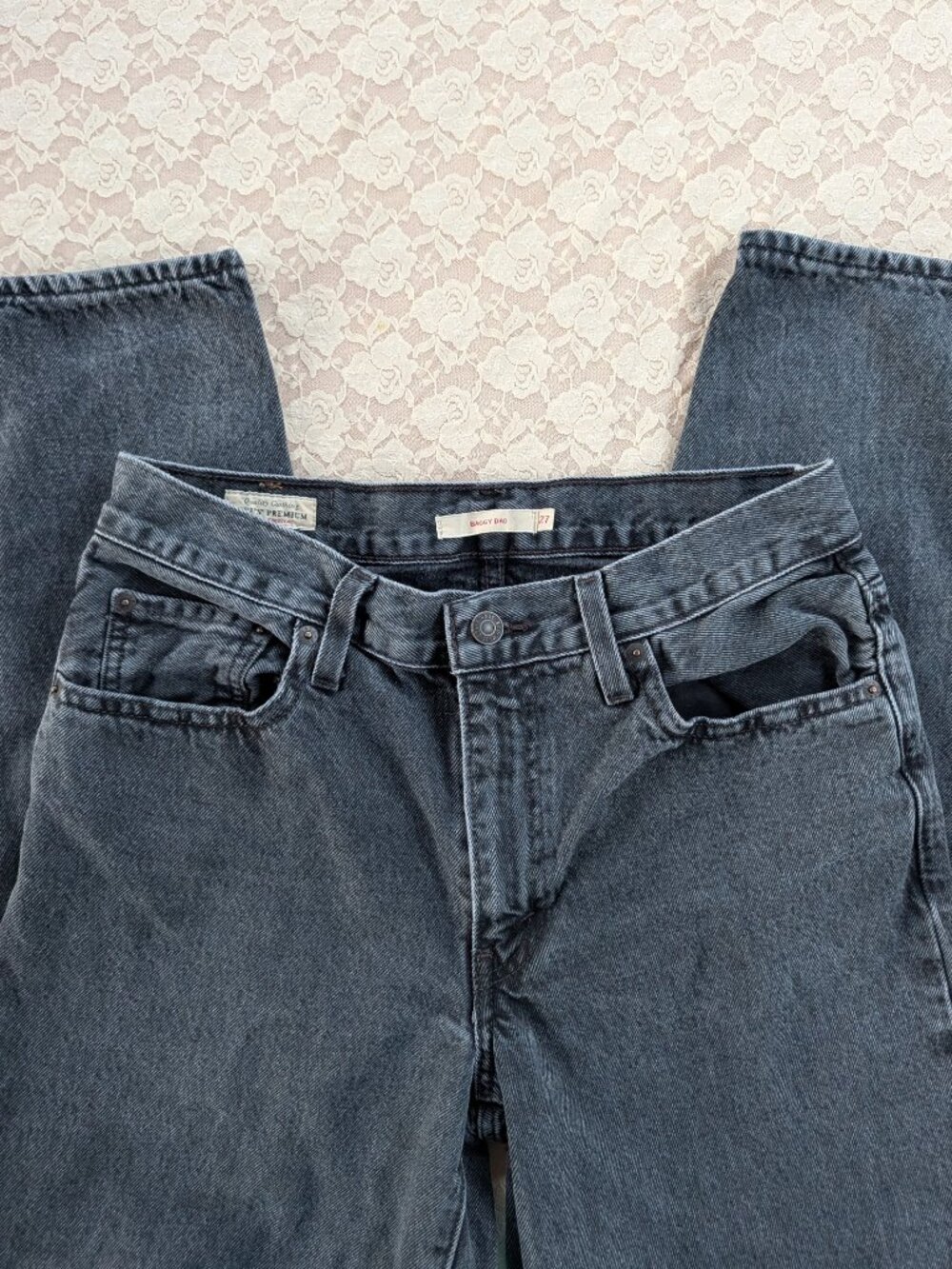 Levi's women's baggy dad jeans 100 cotton faded black size 27 VGUC - Picture 7 of 14